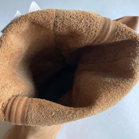 UGG Tan Suede Genuine Sheepskin Leather Rubber Outsole Mid Calf Boots size 8 - Picture 14 of 16